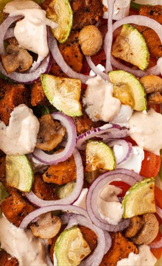 САЛАТ ЗІ СВИНИНОЮ.