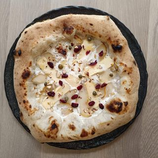 Pizza con Pere e Brie + Burrata