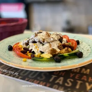 Pileća salata