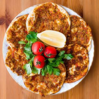 Lahmacun De Falafel