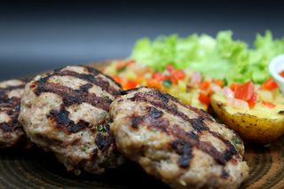 Домашни кюфтенца на скара  (350г)