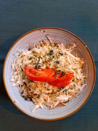 Salată de varză crudă