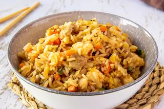 70.- Yakimeshi Pollo Y Verduras