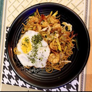 Yakisoba con gambas