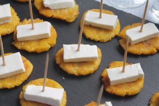 Patacones con queso