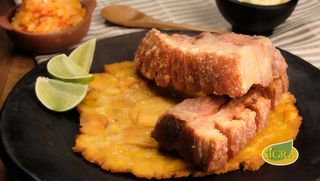 3 Chicharrones con patacones