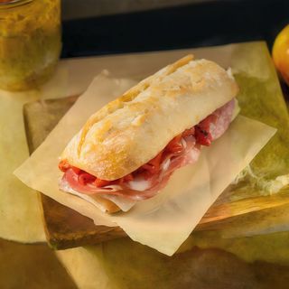 Bocadillo De Bacon Y Queso (Medio)