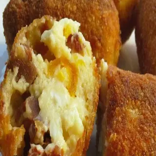 Croquetas de chorizo y huevo frito 