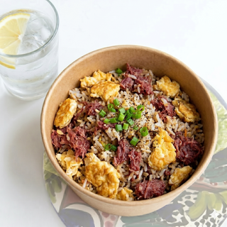 Riso + corned beef + uova + acqua