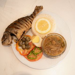 Yassa De Pescado