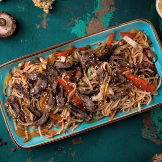 Удон с говядиной (350г)