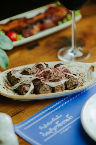 ქაბაბი ლავაშზე