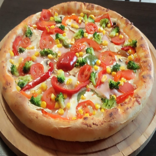 Pizza Primavera 670g + gratuit un sos sau un cola\fanta sau o apa