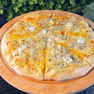 Піца 6 СИРІВ \\  30см (550г)