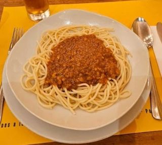 Espaguetis A La Boloñesa