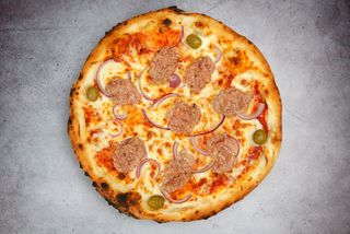 Tuna pizza 32 cm