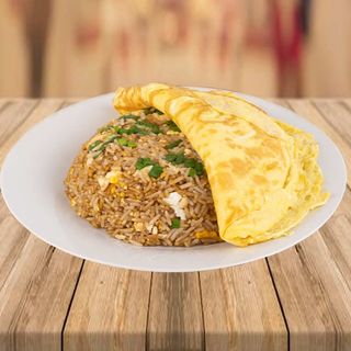 ARROZ CHAUFA CON TORTILLA DE VERDURAS