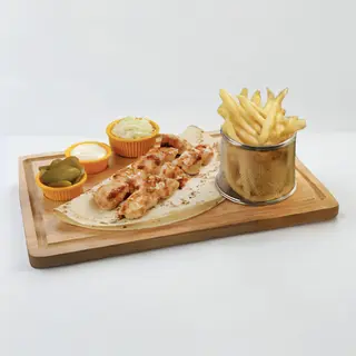 Shish taook platter+ frites+ baba ghanouj