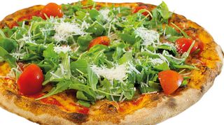 Pizza base Margherita con prosciutto crudo, scaglie di grana e aceto