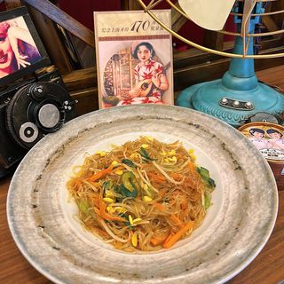 611 Vermicelli di soya saltati con verdure 素菜粉丝