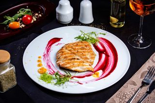 Piept de pui cu gorgonzola si para caramelizata