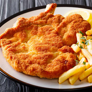 Escalope americano (medio) + ración patatas fritas caseras + ensalada LTC