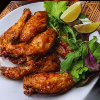 Alitas Picantes + patatas fritas