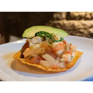 Tostada de ceviche de camarón