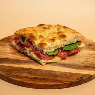 Sandwich bresaola de vită
