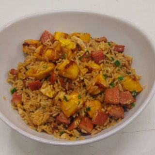 Arroz chaufa amazónico
