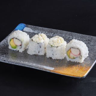 80.Uramaki de cangrejo, aguacate, Philadephia (4 uds.)