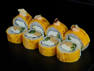 Serowy z pieczonym łososiem (8szt) (320g)