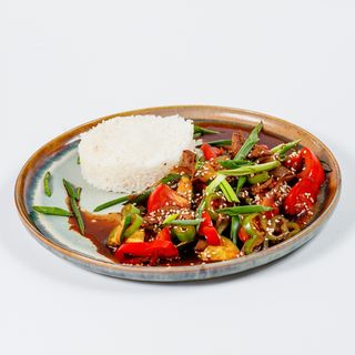 Мясо по-тайски с гарниром