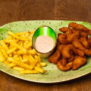 Pohovana piletina sa pomfritom