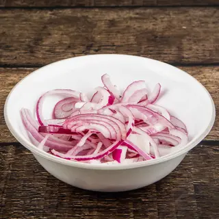 Salată de ceapă roșie