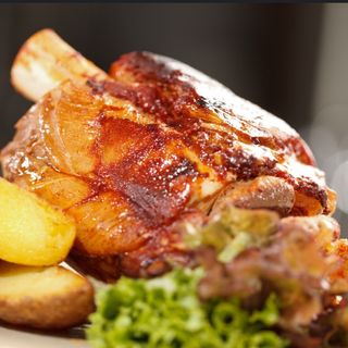 Codillo Con Guarnición