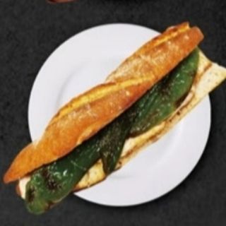 119. Bocadillo pollo completo