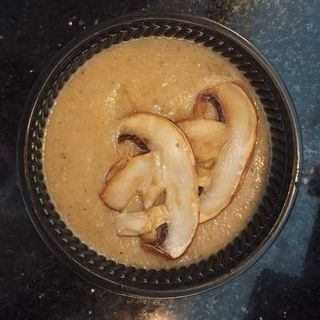 Supă cremă de ciuperci cu crutoane
