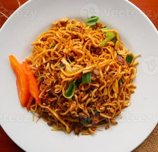 Yakisoba vegetales sin huevos 