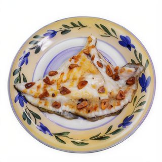 Rodaballo con granos de ajo y salsa al estilo Pekín (2 personas)