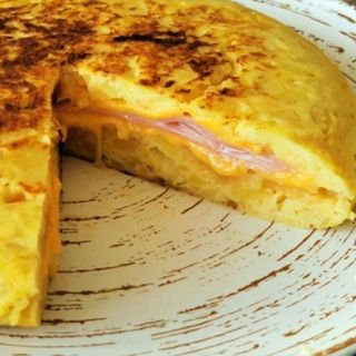 Tortilla jamón y queso