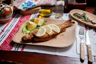 Păstrăv în făină de mălai