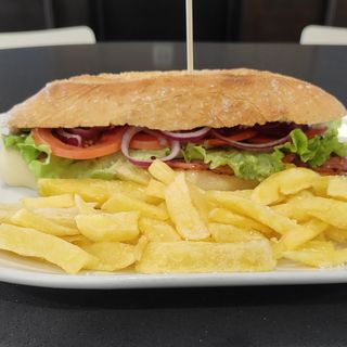 Combo Bocadillo Caliente De Bacon Completo