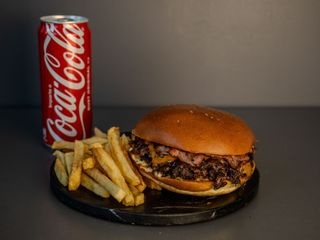 Meniu BBQ Bacon Burger