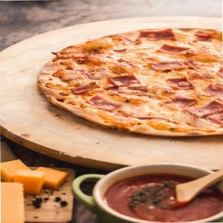Pizza De Jamón Y Queso (Mediana)