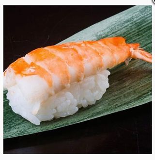 35. Nigiri de langostino (2 pzs.)