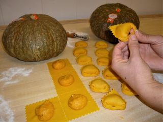 Tortelloni ripieni di zucca delica mantovana