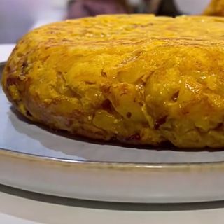 TORTILLA DE PATATA CON QUESO