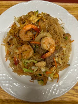 Fideo de arroz frito con gambas