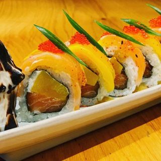 Uramaki Salmone Esotico (8 Uds.)